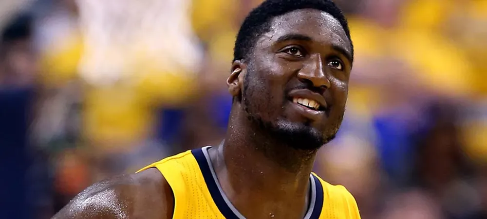 Roy Hibbert é um Laker!