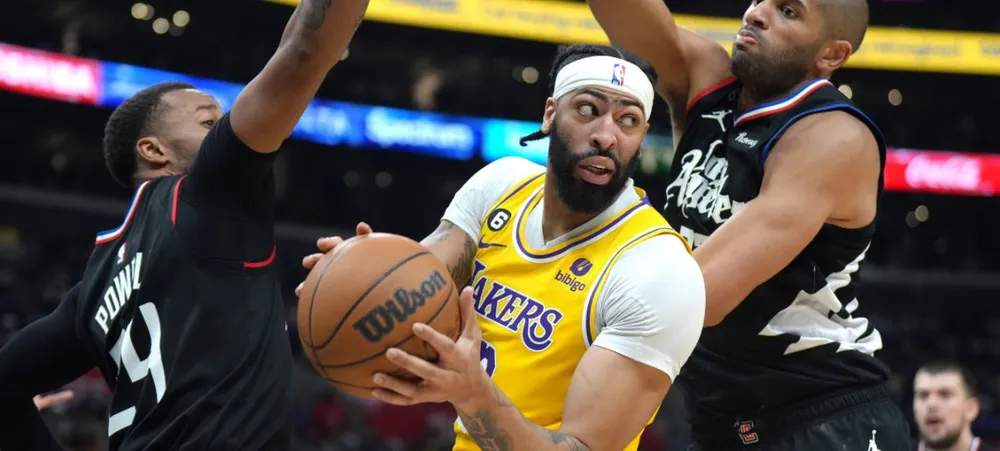 NBA: Lakers perde para Clippers em jogo crucial para definição dos playoffs
