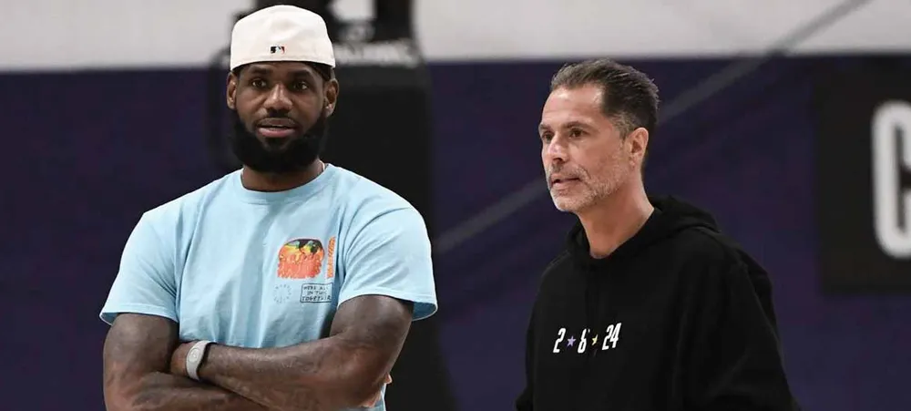 NBA: Analista da ESPN prevê Lakers negociando por jovem estrela em breve