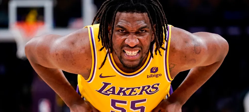 Lakers garante mais um pivô para próxima temporada