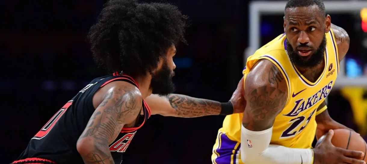 NBA: Lakers se impõe em Los Angeles e vence Bulls antes de pegar estrada
