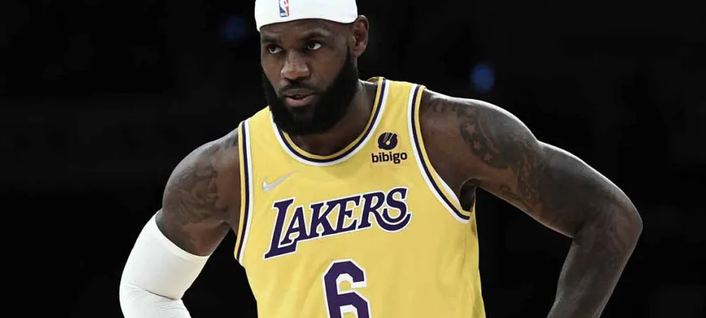 NBA: LeBron James aponta maior problema do Lakers no primeiro jogo da temporada