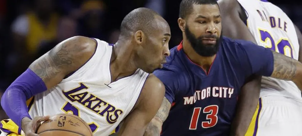 Lakers afunda em Detroit