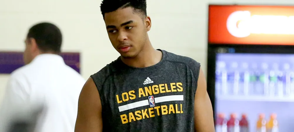 Russell é testado e se compara a Stephen Curry