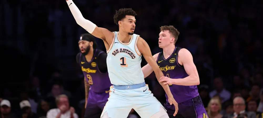 Lakers dá vexame e perde jogo dedicado aos socorristas de Los Angeles