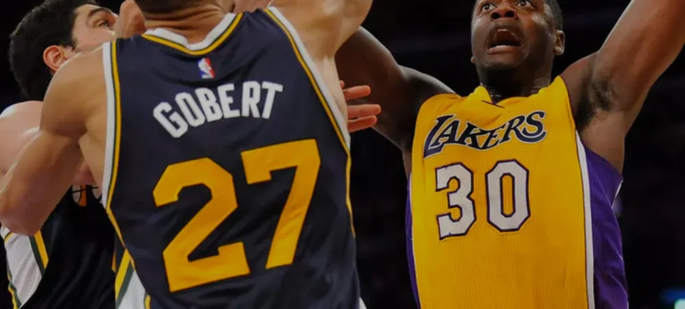 Bynum fora por 8 semanas