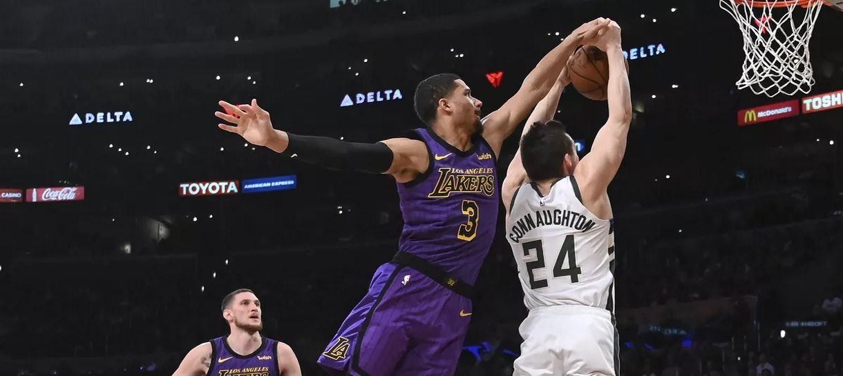 Fora de casa, Lakers perde a quarta seguida