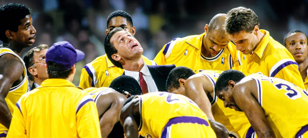 Lakers vai inaugurar estátua de Pat Riley em clássico contra o Celtics