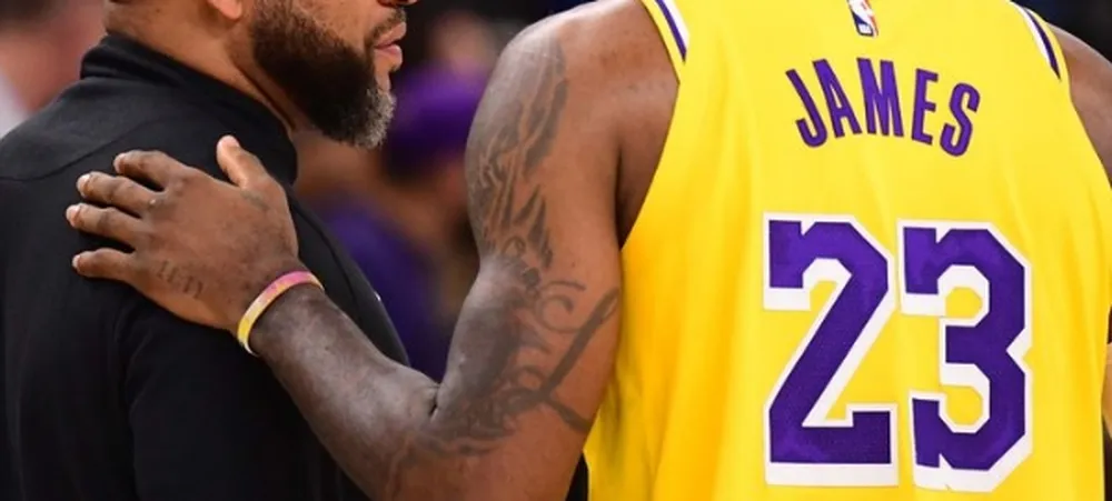 NBA: Darvin Ham fala sobre o desafio de treinar LeBron James