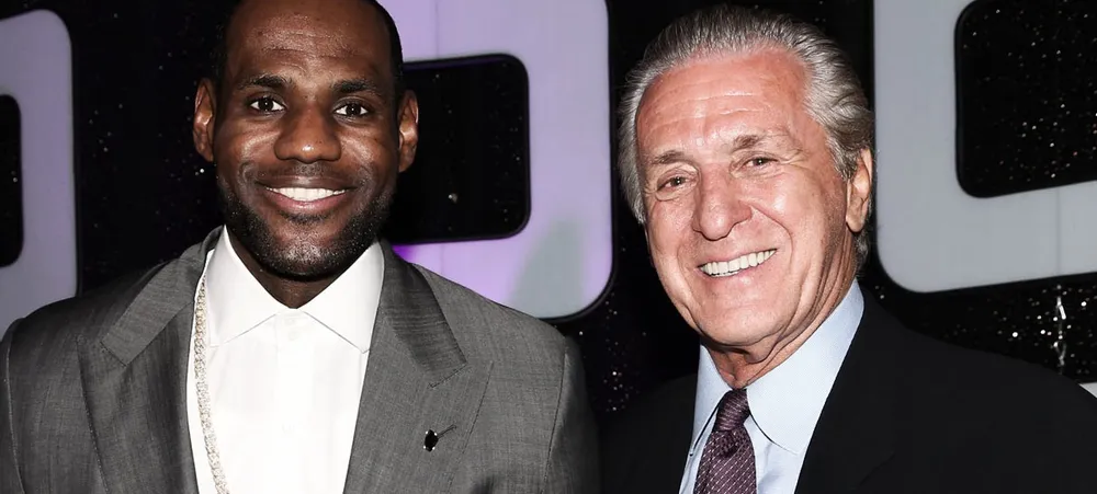 Pat Riley é multado pela NBA por comentários sobre LeBron James