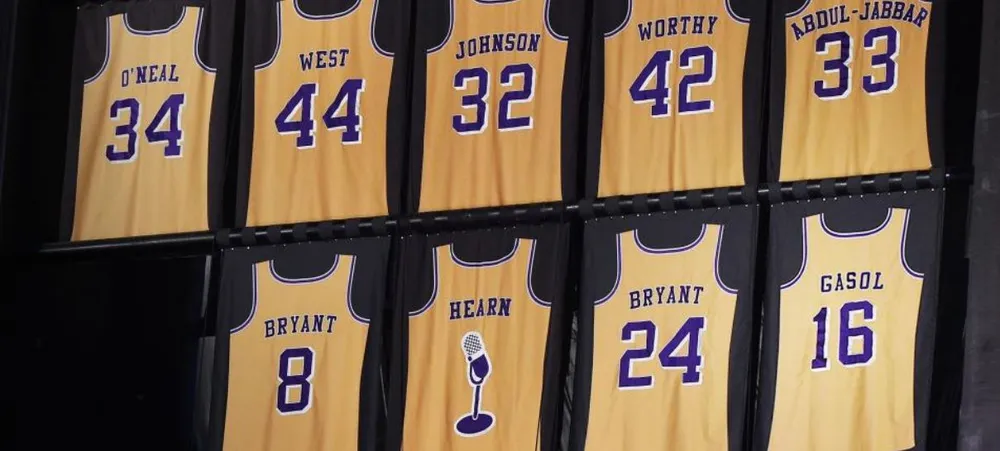 NBA: As 13 camisas lendárias aposentadas pelo Lakers