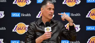 Pelinka prometeu mais olheiros, e o primeiro já chegou