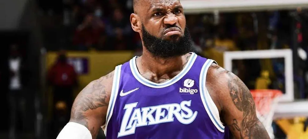 NBA: LeBron James passa batido por Joel Embiid e Giannis Antetokounmpo na reta final da temporada