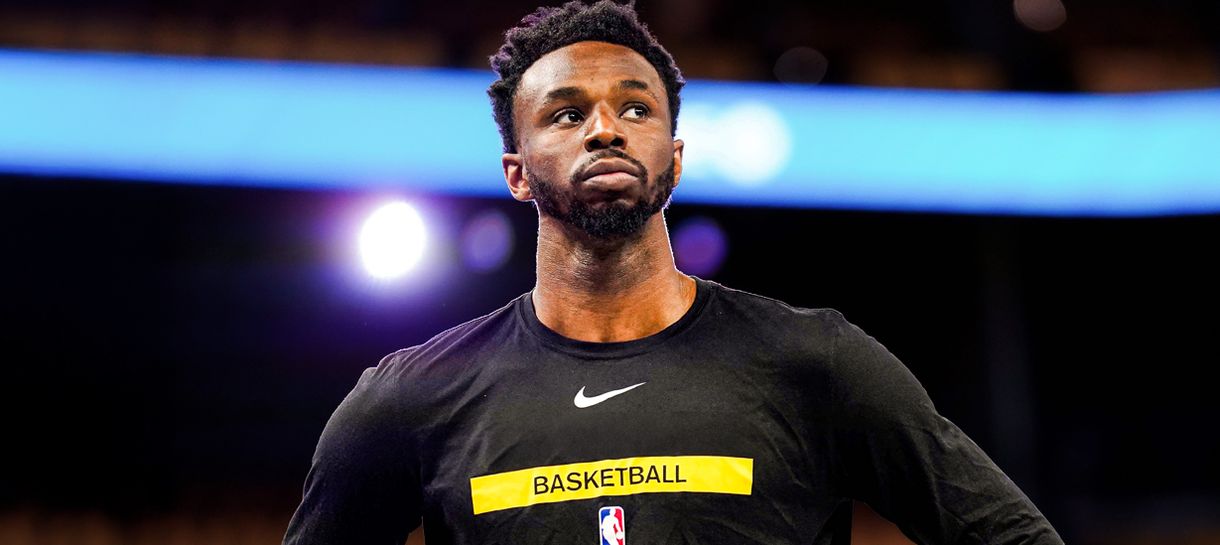 Andrew Wiggins durante aquecimento para partida da NBA.