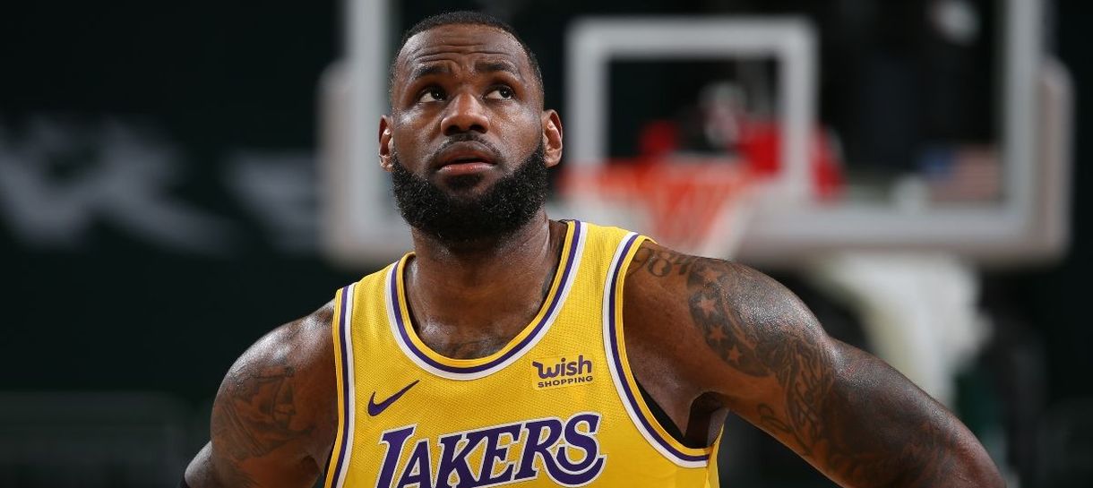 LeBron James manda recado para companheiros após derrota contra o Wizards