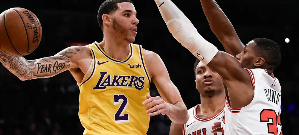 Bulls e Lakers estariam interessados em troca por Lonzo Ball