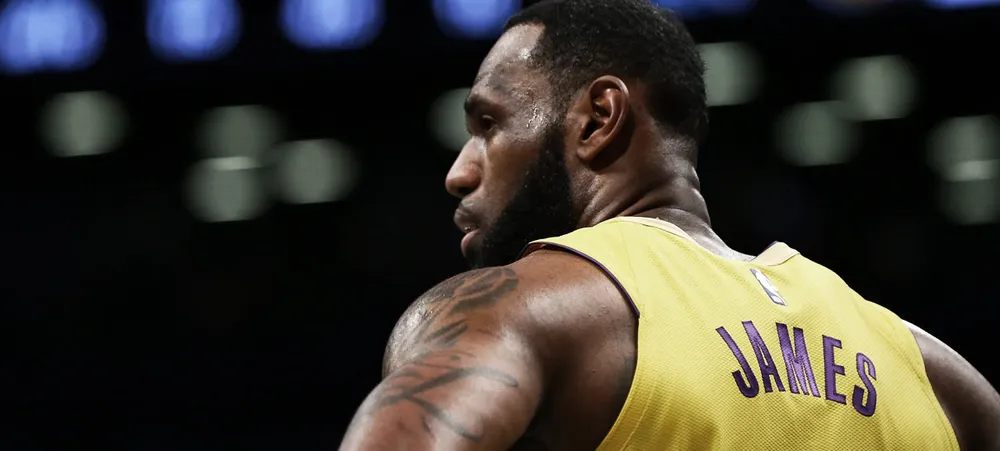 LeBron James manda recado para o resto da NBA