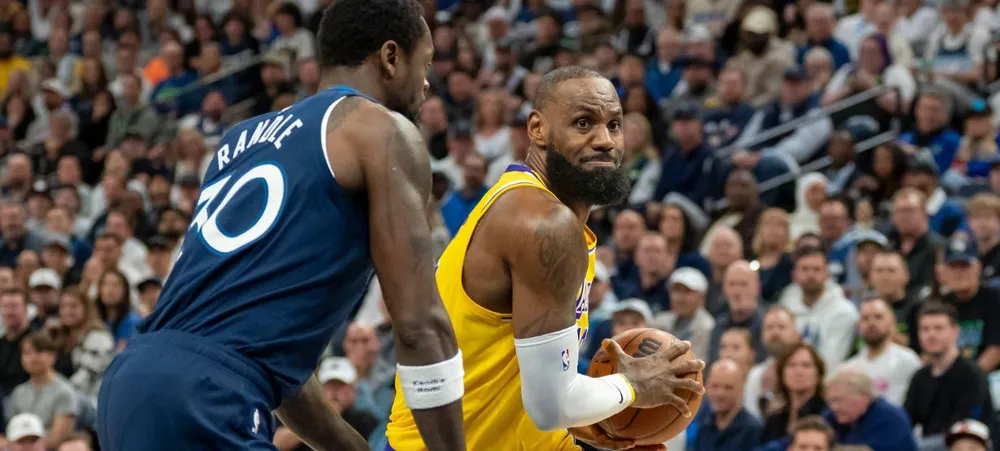 Playoffs NBA: Mesmo com show de LeBron, Lakers perde o Jogo 3 contra Timberwolves