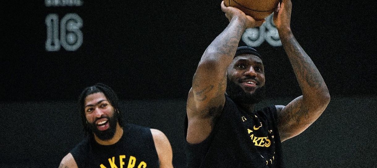 LeBron James e Anthony Davis voltam ao trabalho no Lakers