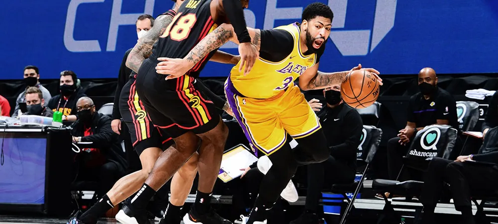 Anthony Davis e Montrezl Harrell turbinam o Lakers na vitória contra o Hawks