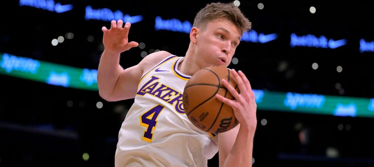 Por que Dalton Knecht tem perdido espaço na rotação do Lakers?