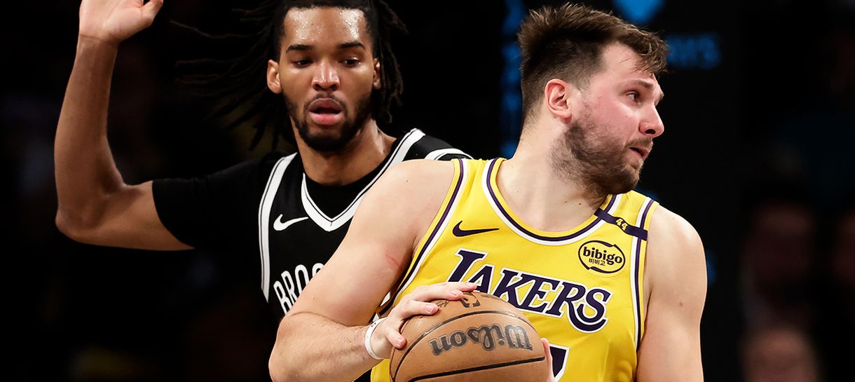 Cheio de desfalques contra o Nets, Lakers perde o segundo jogo consecutivo