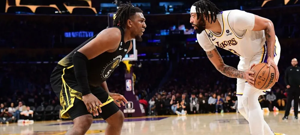 Um, dois, três… o Warriors é freguês!