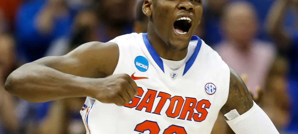 Lakers assina com Michael Frazier II