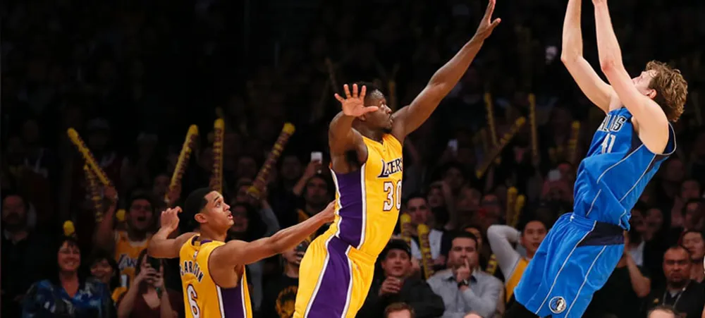 Lakers perde com cesta nos últimos segundos