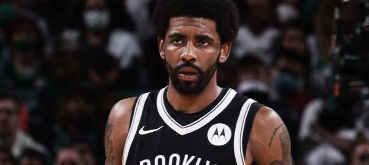 NBA: Kyrie Irving está dizendo a todos que vai jogar com LeBron James