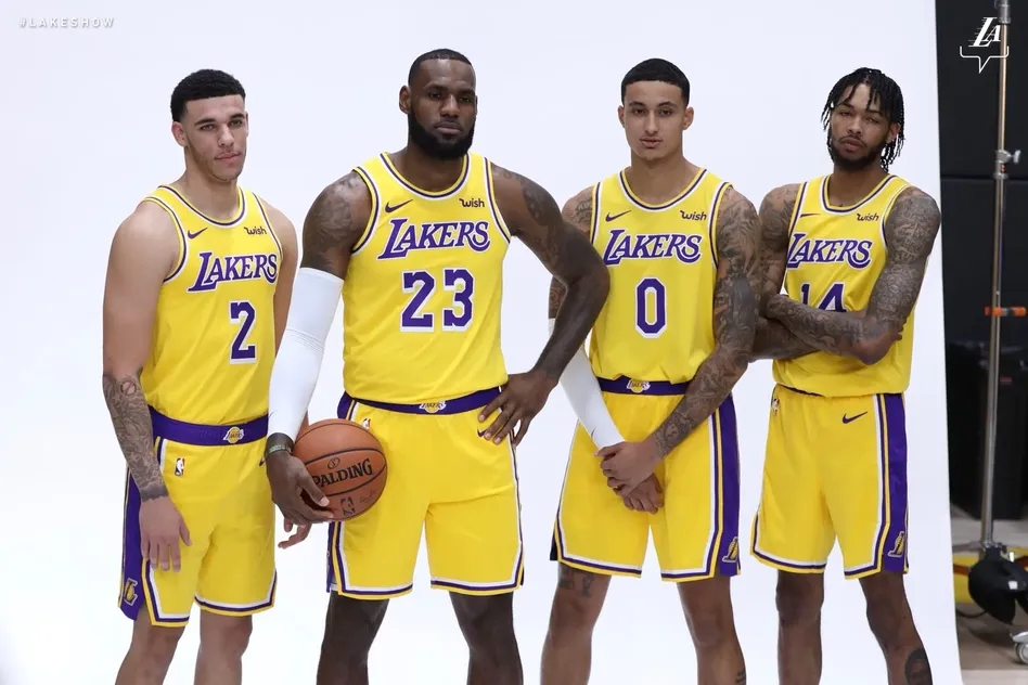 http://www.theplayoffs.com.br/wp-content/uploads/2018/09/lebron-lonzo-kuzma-ingram.jpg