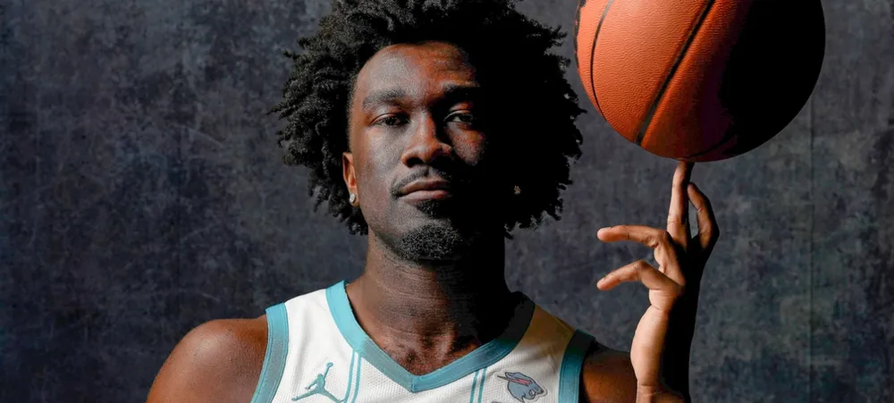 NBA: Mark Williams reage após saber que foi trocado para o Lakers