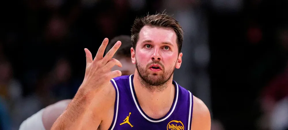 Luka Doncic entra pra história ao lado de Michael Jordan