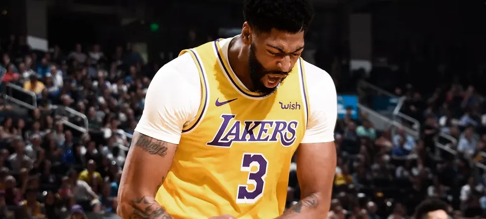 Anthony Davis impressiona na vitória do Lakers sobre o Warriors
