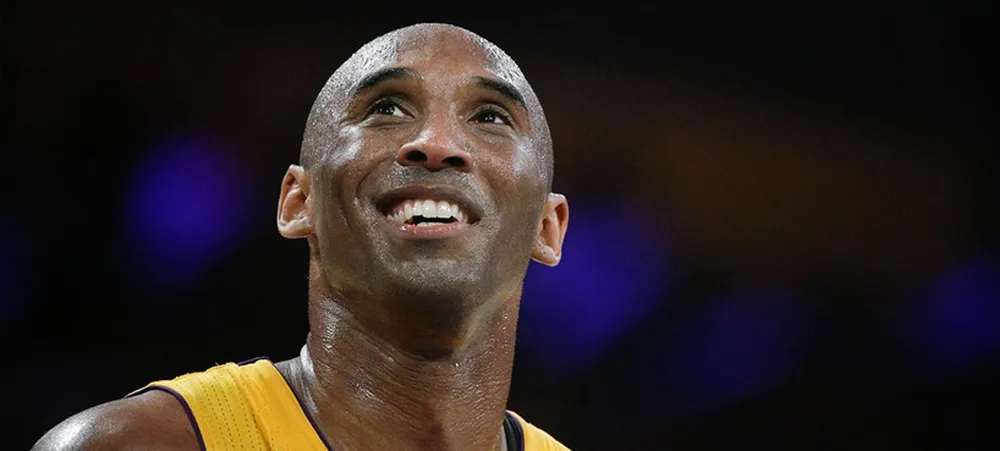 Kobe Bryant opina sobre qual de suas camisas deve ser aposentada