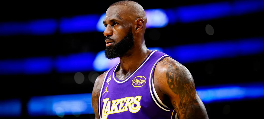 LeBron revela estar jogando de forma limitada