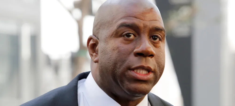 Magic Johnson teria se demitido após troca de e-mails traiçoeiros