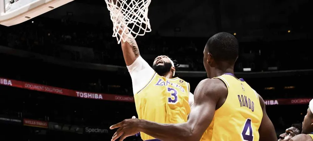 Lakers se destaca nas 10 melhores enterradas da pré-temporada da NBA