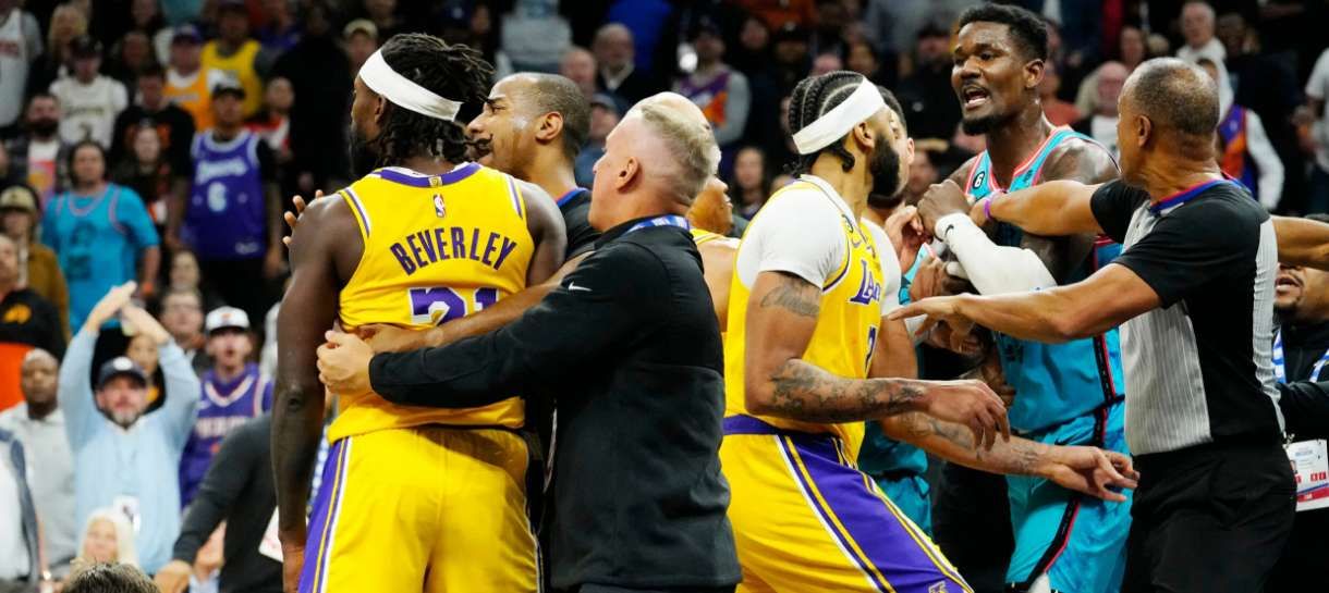 NBA: Com expulsão em quadra e muita luta, Lakers acaba derrotado em Phoenix