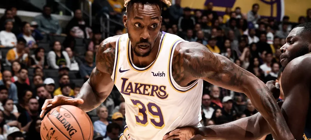 Com grande atuação de Howard, Lakers vence Warriors