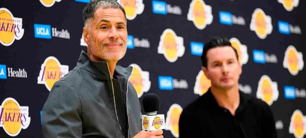 Lakers dispensa jogador na véspera do media day