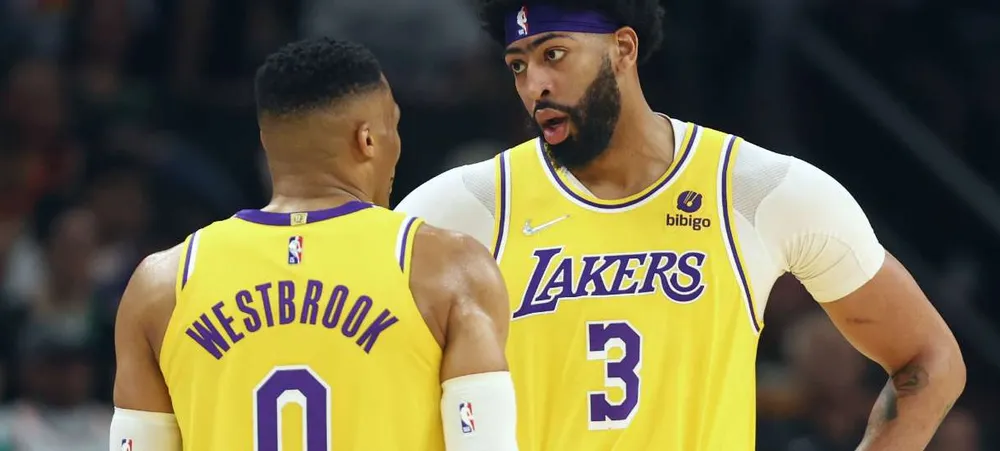 NBA: Anthony Davis defende Russell Westbrook de haters