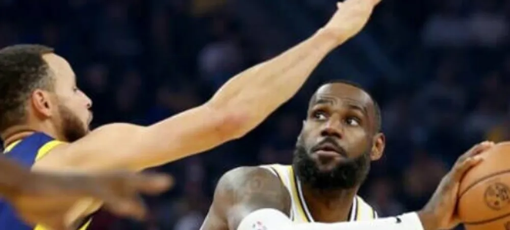 LeBron James bate mais dois recordes após vitória do Lakers sobre o Warriors
