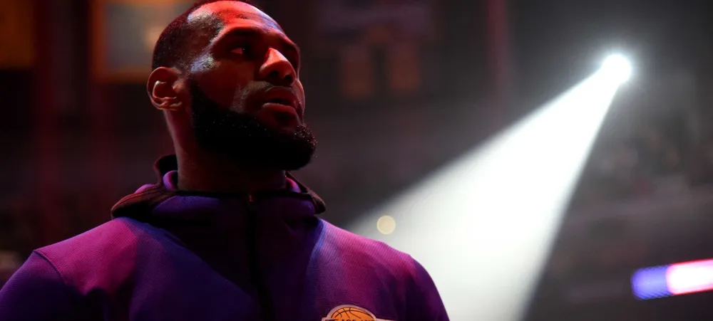 Podcast: Bradley fora, Dwight e JR dentro. Como o Lakers vai para Orlando?