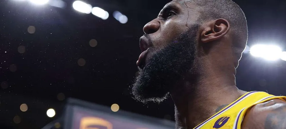 NBA: LeBron arrebenta em noite do seu aniversário e Lakers vence Hawks