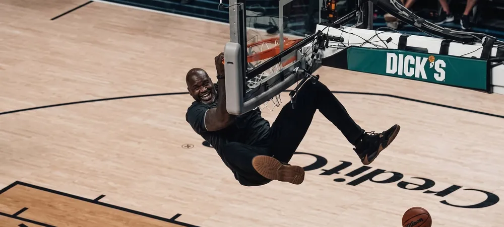 Aos 54 anos, Shaq volta a se pendurar no aro e a Dunkman ganha seu melhor comercial
