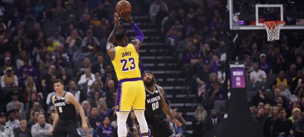Lakers pega a estrada e enfrenta o Sacramento Kings