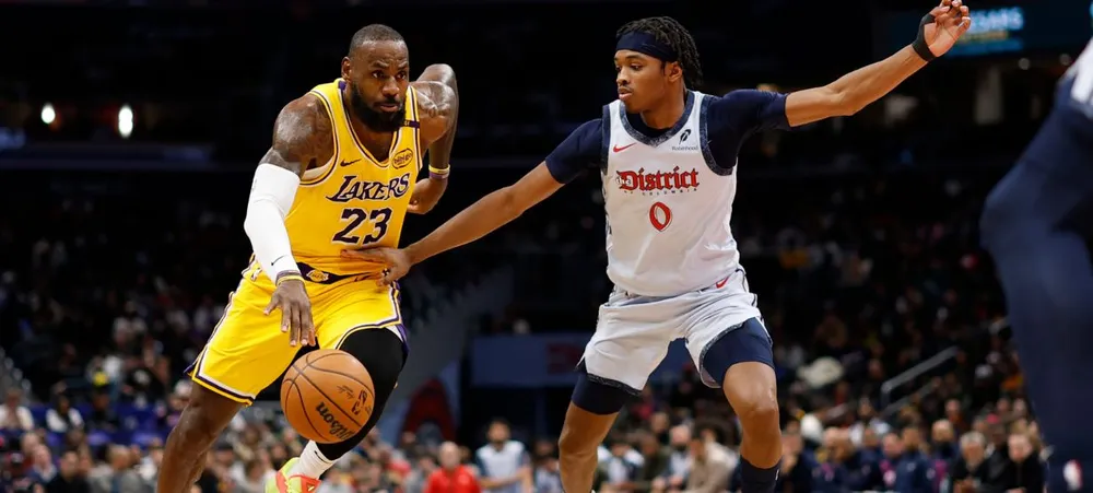 Lakers destrói Wizards com duplo-duplo de LeBron James