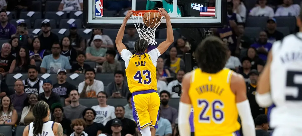 Cameron Carr roubou a cena na estreia do Lakers