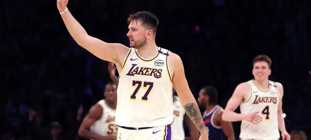 Luka Doncic e Austin Reaves jogam hoje contra o Pelicans?